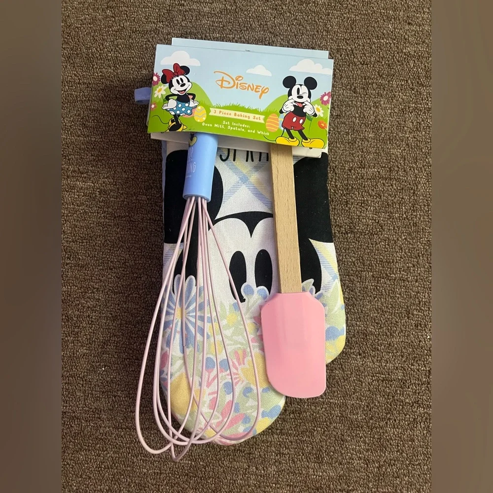 Disney Minnie and Mickey Mouse 3 piece baking set NWT